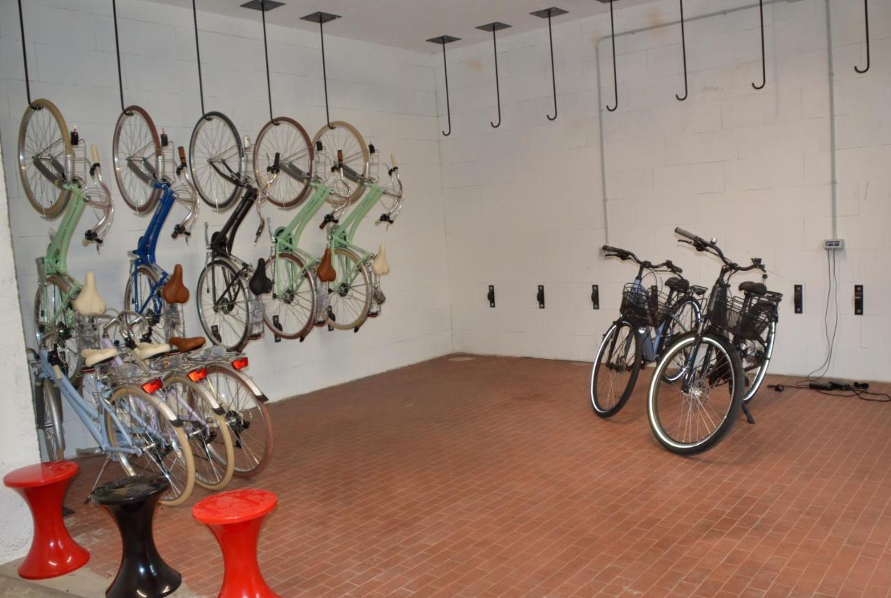 Borgo Stazione Bike Inn 明乔河畔的瓦雷奇奥 外观 照片
